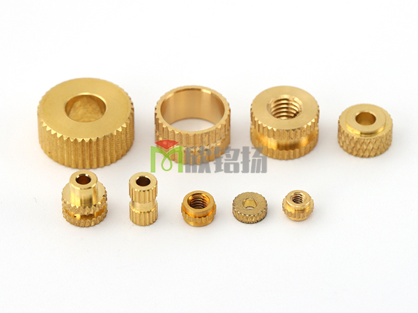 註塑(su)螺(luo)母